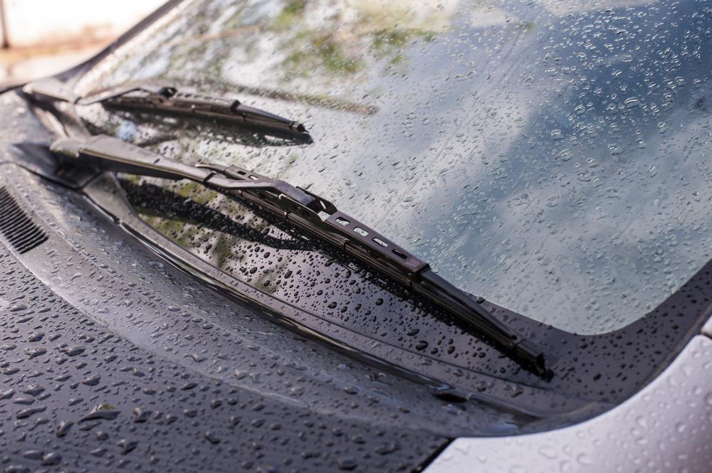 An expert technician can help in choosing between windshield repair and replacement