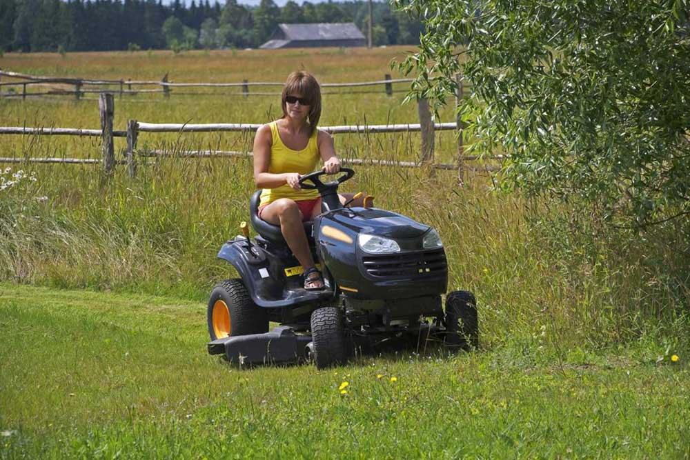 Best 5 Small Riding Lawn Mowers