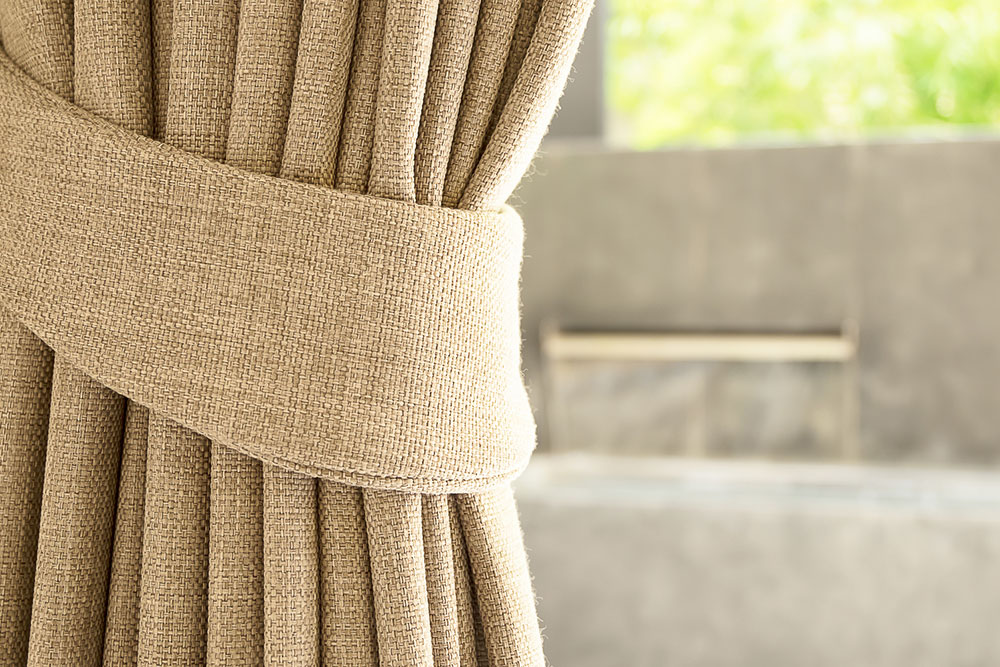 Four types of outdoor curtains to choose from