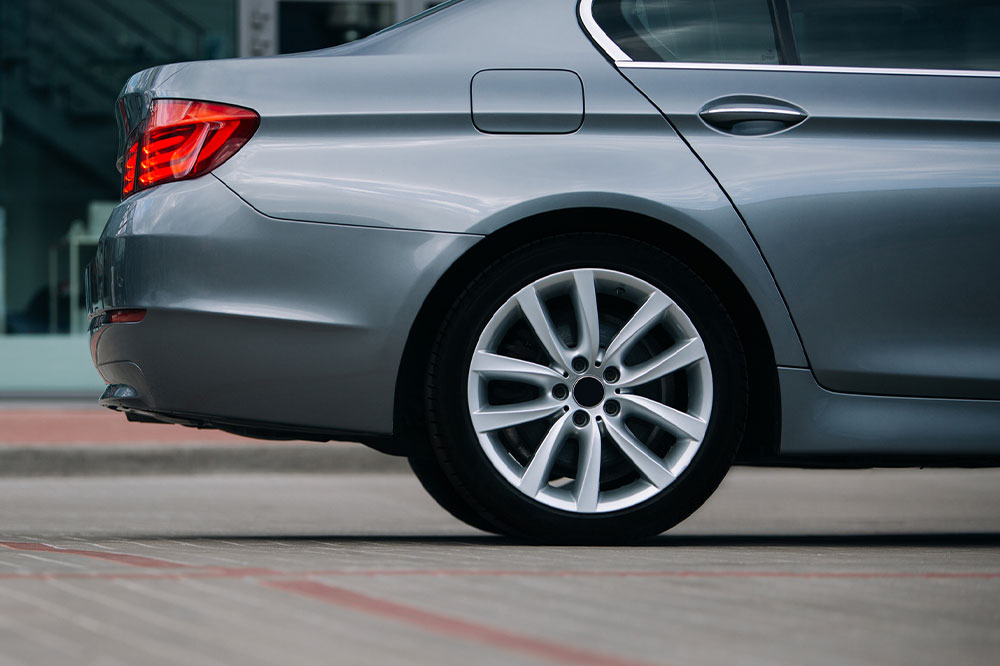 Here&#8217;s Why One Should Get a Used BMW 7 Series Sedan