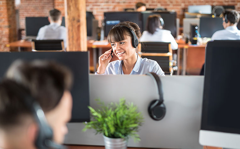 5 Factors to Consider When Choosing a Call Center Software